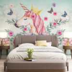 Wall murals Pig wearing a crown